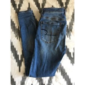 AEO NWOT • High rise skinny jegging pants